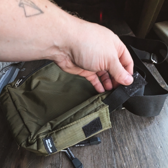 Derek Alexander Top Zip Olive Shoulder Bag. Great for travel and hiking! - Picture 3 of 14